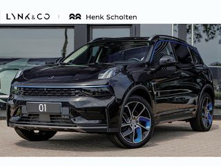 Lynk & Co 01 1.5 | Panoramadak | 360 Graden camera | Elektrische bestuurdersstoel met geheugen | Stoelverwarming | Actieve bochtverlichting | Adaptieve Cruise Control | Stuurassistent | Lane Assist | Navigatie | Elektrische Achterklep | Keyless Entry | Dodehoekassistent