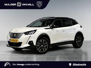 Peugeot 2008 GT Pack EV 3-FASEN 50kWh 136pk | SCHUIF/KANTELDAK | ALCANTARA | STOELVERW. | ADAPTIVE CRUISE | KEYLESS ENTRY | 180° CAMERA + SENSOREN | DODEHOEKBEW. | CLIMA | 18" LM 'EVISSA' |