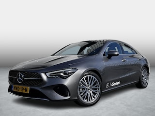 Mercedes-Benz CLA 180 Star Edition Luxury | Panoramadak | Apple CarPlay | Android Auto | Sierdelen Lindehout Zwart | Sfeerverlichting | Stoelverwarming | Achteruitrijcamera | Parkeersensoren | Elektrisch Inklapbare Buitenspiegels