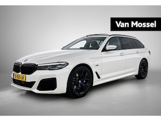 BMW 5-serie Touring 530e Business Edition Plus | WORDT VERWACHT | PANORAMADAK | ACHTERUITRIJCAMERA | TREKHAAK | HARMAN KARDON | HEAD-UP | ELEKTRISCHE KOFFERKLEP | STOELVERWARMING | CLIMATE CONTROL | ADAPTIVE CRUISE CONTROL | APPLE CARPLAY - ANDROID AUTO |