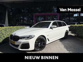 BMW 5-serie Touring 530e Business Edition Plus | WORDT VERWACHT | PANORAMADAK | ACHTERUITRIJCAMERA | TREKHAAK | HARMAN KARDON | HEAD-UP | ELEKTRISCHE KOFFERKLEP | STOELVERWARMING | CLIMATE CONTROL | ADAPTIVE CRUISE CONTROL | APPLE CARPLAY - ANDROID AUTO |