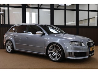 Audi A4 Avant 4.2 V8 RS 4 quattro