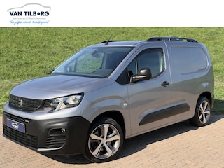 Peugeot Partner 1.5 BlueHDI Premium MAD Luchtvering op achteras | Maxxfan in laadruimte | Laadruimte bekleed met isolatie | PDC & camera A | 1e Eigenaar | NAP