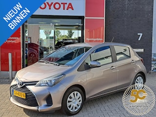 Toyota Yaris 1.3 VVT-i Aspiration CRUISE AIRCO TREKHAAK NAVI