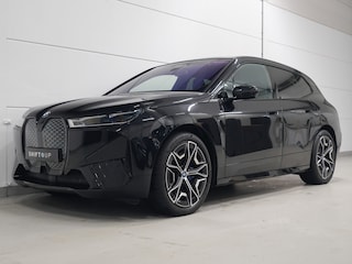 BMW iX xDrive50 112 kWh Skylounge | CoPilot | Stoelventilatie | Softclose