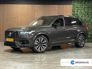 Volvo XC90 T8 AWD Recharge Ultra Dark | Luchtvering | Trekhaak | 360 Camera | Head-Up Display | Harman Kardon | 455pk | Adaptieve Cruise Control | Stoelverwarming voor+achter | Stuurwielverwarming | Schuifdak | Full LED Meesturende koplampen | Pilot Assist | BLIS Dode Hoek Detectie | Alcantara hemelbekleding | Lederen zonnekleppen en handgrepen | Elektrische voorstoelen geheugen | Lederen bekleding | Zitting verlenging voorstoelen | Lederen dashboard | 20 Inch | Google Infotainment | Keyless Drive | Privacy Glass | Elektrisch bedienbare achterklep | Geïntegreerd kinderzitje achterin | Geïntegreerde zongordijnen achterportieren | Verlichte instaplijsten | 7-Persoons | 4-Zone Climate Control | DAB Radio | Apple Carplay/Android Auto | Alarm Klasse III | Platinum Grey Metallic |