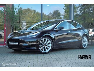 Tesla Model 3 Long Range AWD 75 kWh | 92% SOH | Stoelverwarming voor en achter | Pano | ACC | 19 Inch velgen | zeer netjes | Unieke km's | FSD3