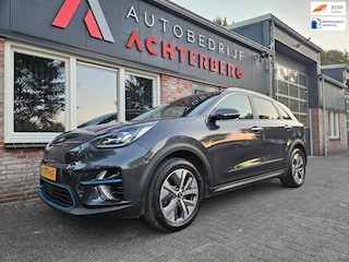 Kia Niro E-Niro ExecutiveLine 64 kWh SOH 100%! Carplay! Camera! Leer! Nette Auto! Navigatie!