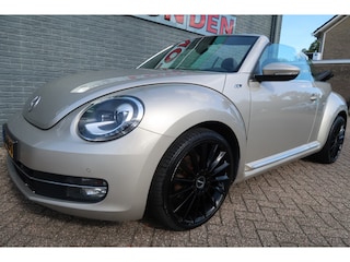 Volkswagen Beetle Cabriolet 1.2 TSI Design Bij ons bedrijf in onderhoud nieuwe distributie leer 20"