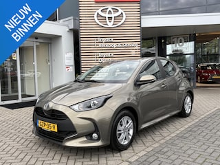 Toyota Yaris 1.5 VVT-i Business AUTOMAAT AD-CRUISE APPLE/ANDROID BLUETOOTH CAMERA AIRCO LM-VELGEN