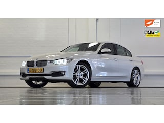 BMW 320i Eff. Dyn. Upgrade Edition Leder Xenon Navi 18''LM