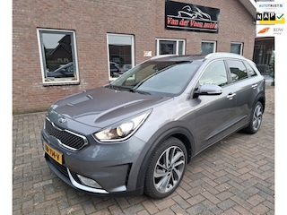Kia Niro 1.6 GDi Edition. Dealer onderhouden. O.a. schuifdak trekhaak, camera, stoel- & stuurverw, navigatie, carplay, etc.