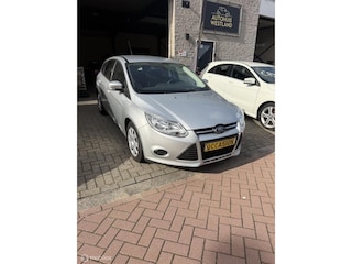 Ford Focus 1.0 EcoBoost Titanium - slechts 38794 km