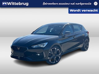 Cupra Leon 1.4 e-Hybrid 245PK VZ Performance / Panoramadak / Supersport Stuur / Achteruitrijcamera / App-Connect / Stuur + Stoelverwarming / Dodehoek Sensor