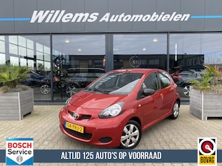 Toyota Aygo 1.0-12V Aspiration Red Navigator Airco, Navigatie & Electrische ramen