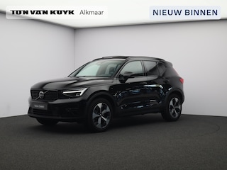 Volvo XC40 2.0 B4 Plus Dark / Trekhaak / Pan. dak / Harman Kardon / 360 camera / Nubuck / Stoel-stuur+voorruitverwarming