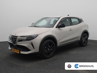 Alfa Romeo Junior Hybrid Ibrida 145 EDCS6 Navi | Apple Carplay | Cruise Control | LED Koplampen | Lichtmetalen velgen 17'' |