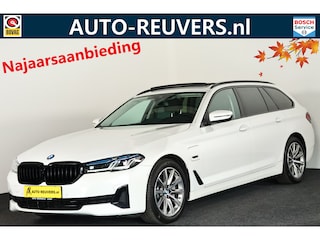 BMW 5-serie Touring 530e xDrive Business Edition Plus Navi / Cruise / HUD / Panorama / Carplay