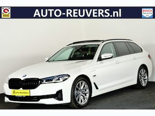 BMW 5-serie Touring 530e xDrive Business Edition Plus Navi / Cruise / HUD / Panorama / Carplay