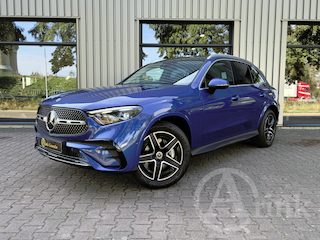 Mercedes-Benz GLC 300e 4MATIC AMG Line Panoramadak, Luchtvering, Trekhaak, Rijassistentiepakket