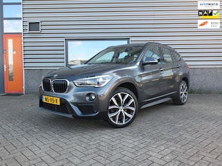 BMW X1 SDrive18i High Executive | Automaat | HUD | Leder | Afnb Trekhaak | 100% Onderhouden