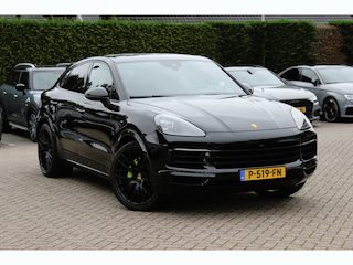 Porsche Cayenne 3.0 E-Hybrid / Trekhaak / Panoramadak / 360Camera / Luchtvering / 22'' / Leder / Sportchrono / CarPlay / Stoel+Stuurverwarming / Dodehoek / DAB / Cruise Control