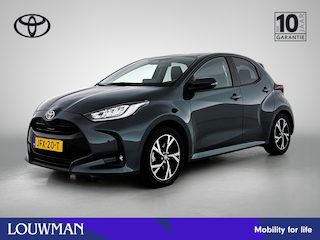 Toyota Yaris 1.5 Hybrid 115 Dynamic | BTW voertuig | Dodehoek detectie | Stoel+stuurverwarming | Parkeersensoren voor+achter | Draadloze telefoonlader | Navigatie | Apple CarPlay/Android Auto |
