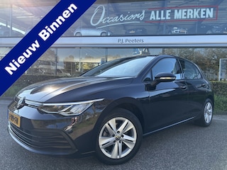 Volkswagen Golf 1.0 TSI Life Airco - Apple carplay - Parkeersensoren - Navigatie - Draadloze telefoonlader - Licht metalen velgen 16 inch - Keyless start - Led verlichting - Radio - Bluetooth - Cruise control - Centrale vergrendeling met afstandsbediening - Start/stop systeem - Stuur leder - Stuur multifunctioneel