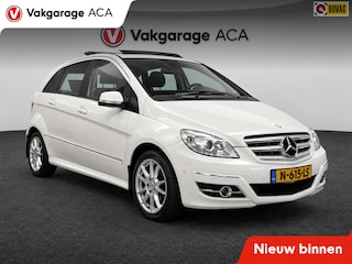 Mercedes-Benz B-klasse 200 // PANORAMADAK // PDC VOOR&ACHTER // AIRCO // TREKHAAK // CRUISE //