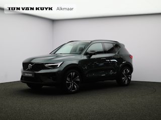 Volvo XC40 2.0 B4 Plus Dark / Pan. dak / Trekhaak / Privacy glass / Nubuck / 360 camera