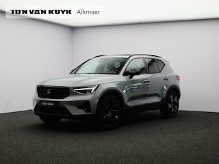 Volvo XC40 2.0 B4 Plus Black Edition / Trekhaak / Panoramadak / 360 Camera / Nubuck / Harman Kardon / Stoel+Stuurverwarming /