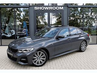 BMW 320i High Executive PANO H&K LEDER
