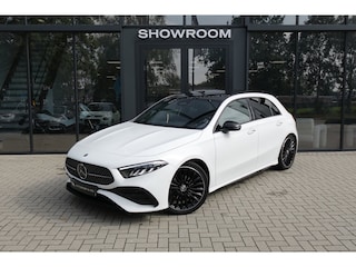 Mercedes-Benz A-klasse 180 AMG Line PANO SFEER CAM