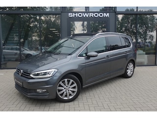 Volkswagen Touran 1.4 TSI Connected Series 7P NAVI CAM PDC
