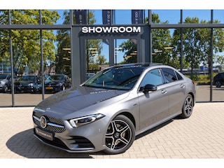 Mercedes-Benz A-klasse 250 e Business Solution AMG PANO HUD CAM