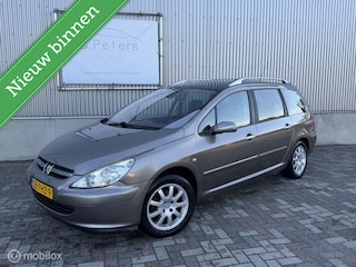 Peugeot 307 SW 1.6 16V 6persoons 2004 / Carplay / Leer / Navigatie / Panoramadak / Trekhaak / NAP