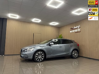 Volvo V40 1.5 T3 Dynamic Edition * Automaat / Panoramadak / Camera / Navigatie / NL Auto *