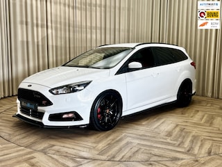 Ford Focus Wagon 2.0 ST-3 | Recaro Stoelen | Navi | Xenon Lampen| Carplay | 250 PK |