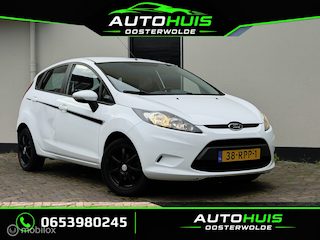 Ford Fiesta 1.25 Titanium 5 deurs met zeker 5 deukjes !