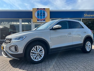 Volkswagen T-Roc 1.0 TSI Life | Orig. NL | Nw type-model 2023 | Virtual dashboard | Carplay |