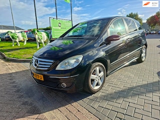 Mercedes-Benz B-klasse 150 / Hoge instap / APK september 2027
