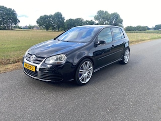 Volkswagen Golf R32