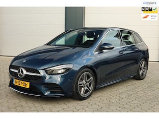Mercedes-Benz B-klasse 180 Business Solution AMG Afn. Trekhaak Carplay Widescreen