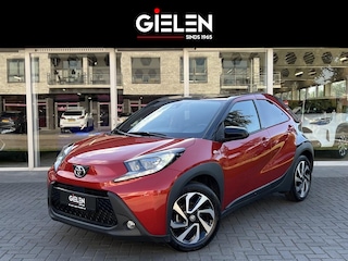 Toyota Aygo 1.0 VVT-i MT Pulse Bi-tone | Chili red,17 inch, Privacy glass, Apple CarPlay/Android auto, Airconditioning, Parkeercamera
