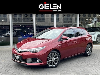 Toyota Auris 1.8 Hybrid Dynamic Plus | Trekhaak, 17 inch Lichtmetalen velgen, Keyless, Navigatie, Safety Sense