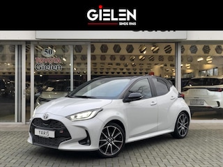 Toyota Yaris 1.5 Hybrid GR Sport | JBL, Dodehoekherkenning, Stoelverwarming, Smart connect, Dynamic Grey, Keyless, CarPlay, Half Leer