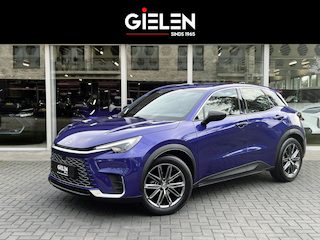 Lexus LBX 1.5 Hybrid Elegant | Stoel + Stuurverwarming, Leer, Dodehoekherkenning, Parkeersensoren, 18 inch