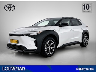 Toyota bZ4X Dynamic 71 kWh Bi-Tone | BTW voertuig | Panoramadak | Stoel+stuurverwarming | 360 Camera | Elektrisch verstelbare bestuurdersstoel | Elektrische achterklep | Dodehoek detectie | Parkeersensoren voor+achter |