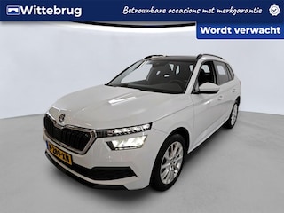 Skoda Kamiq 1.0 TSI 110pk Sport Business / Panorama dak / Navigatie by APP / LM 17 inch / Camera / LED /