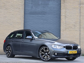 BMW 3-serie Touring 320d High Executive Automaat | ACC | HUD | LED | Trekhaak |